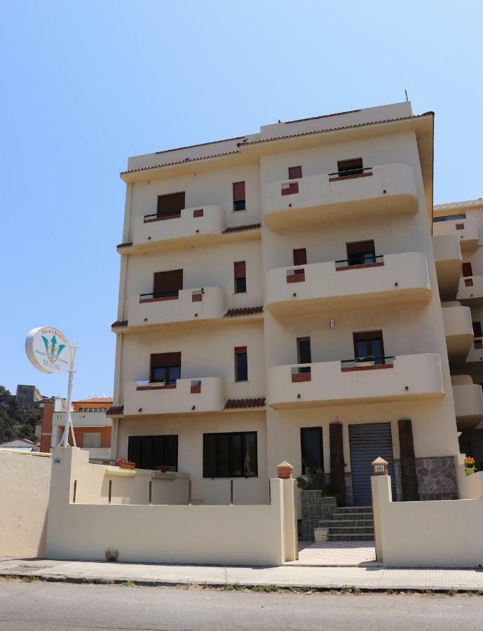 B&B Nettuno Beach Милацо Екстериор снимка